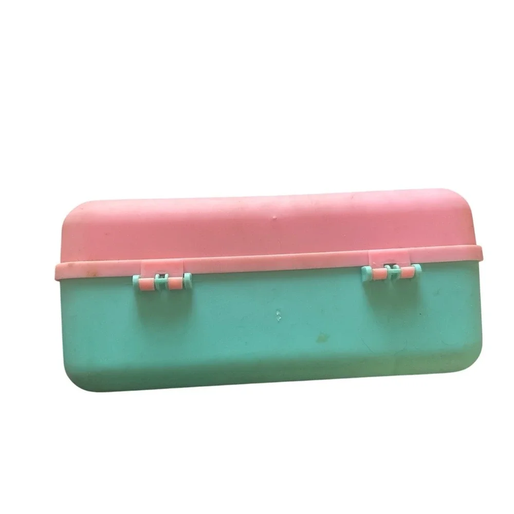Vintage 1991 Imperial Pink Teal Plastic Makeup‎ Box Heart Latches Mirror Retro